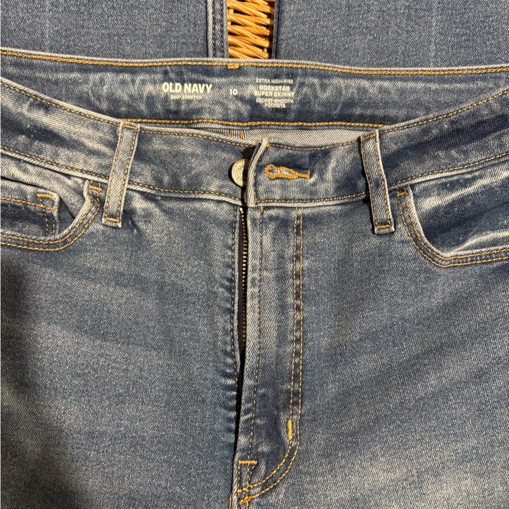 Old Navy Women’s Skinny Highrise Blue Jeans